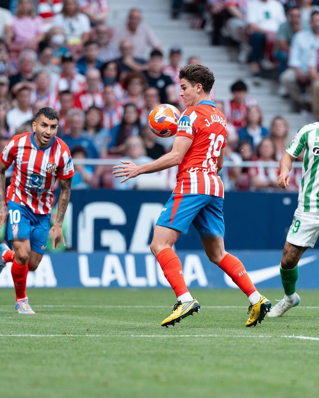 马赛完胜西班牙,阿尔瓦雷斯高光表现 马赛完胜西班牙,阿尔瓦雷斯高光表现