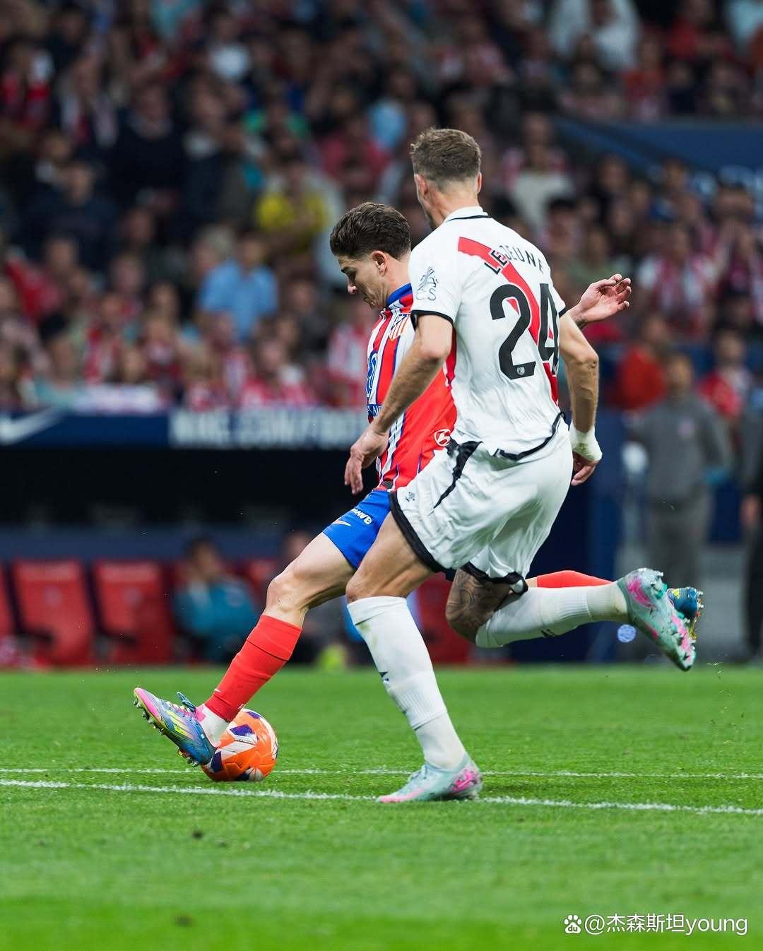 马赛完胜西班牙,阿尔瓦雷斯高光表现 马赛完胜西班牙,阿尔瓦雷斯高光表现