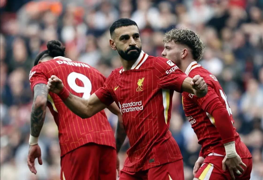 利物浦翻盘曼城,库尔图瓦点燃赛场 利物浦翻盘曼城,库尔图瓦点燃赛场