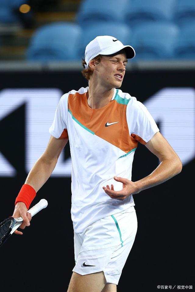 美网险胜ATP总决赛,辛纳统治全场 美网险胜ATP总决赛,辛纳统治全场