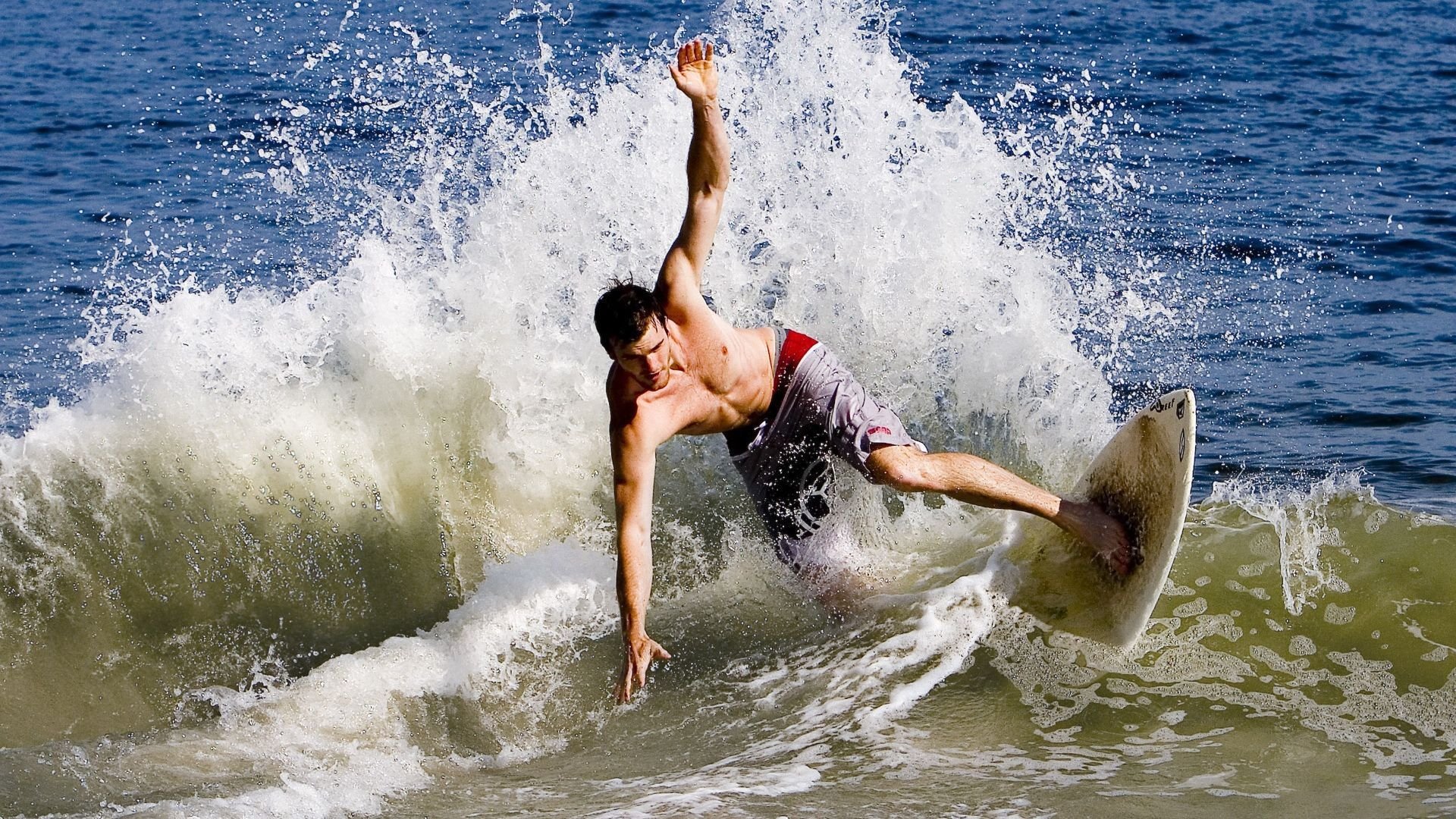 詹姆斯关键时刻站出来,雷霆强势拿下快船,当领袖成为球队的定海神针